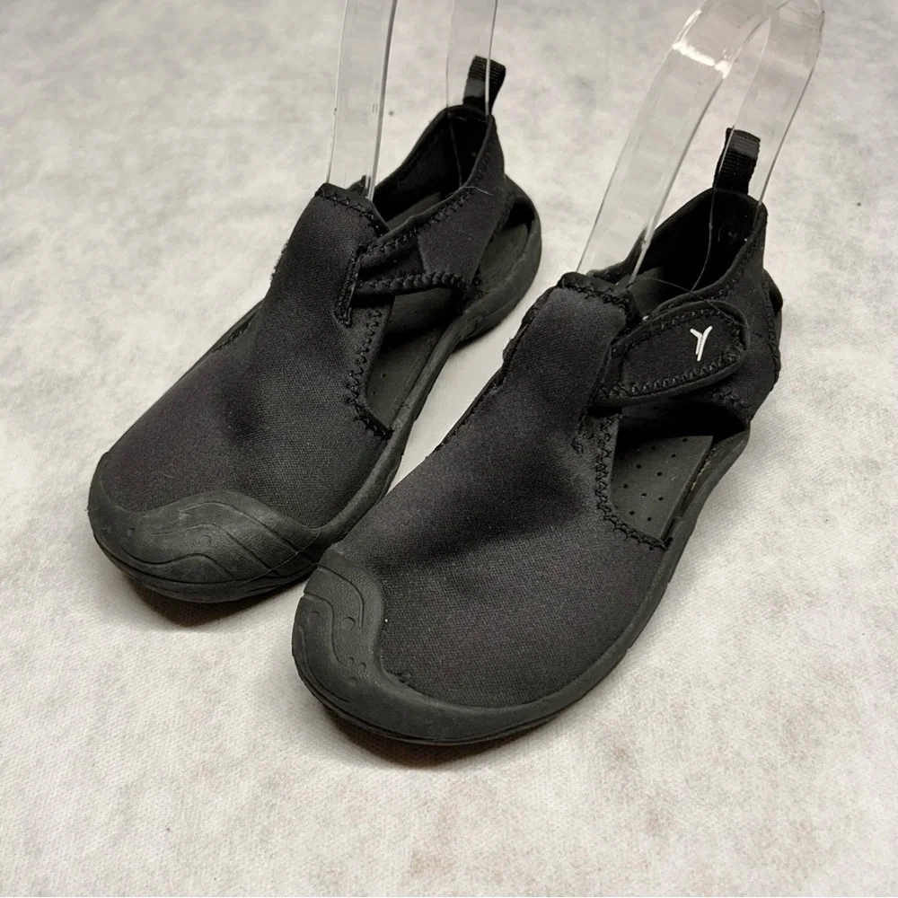 Old Navy Black Water‎ Shoes Slip-On Design